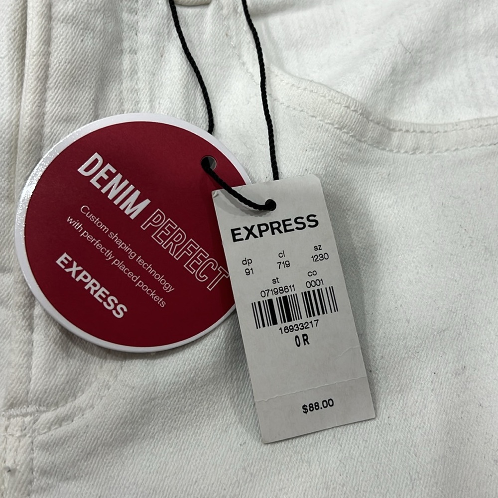 NWT High Rise Shaping Jeans - Picture 5 of 5